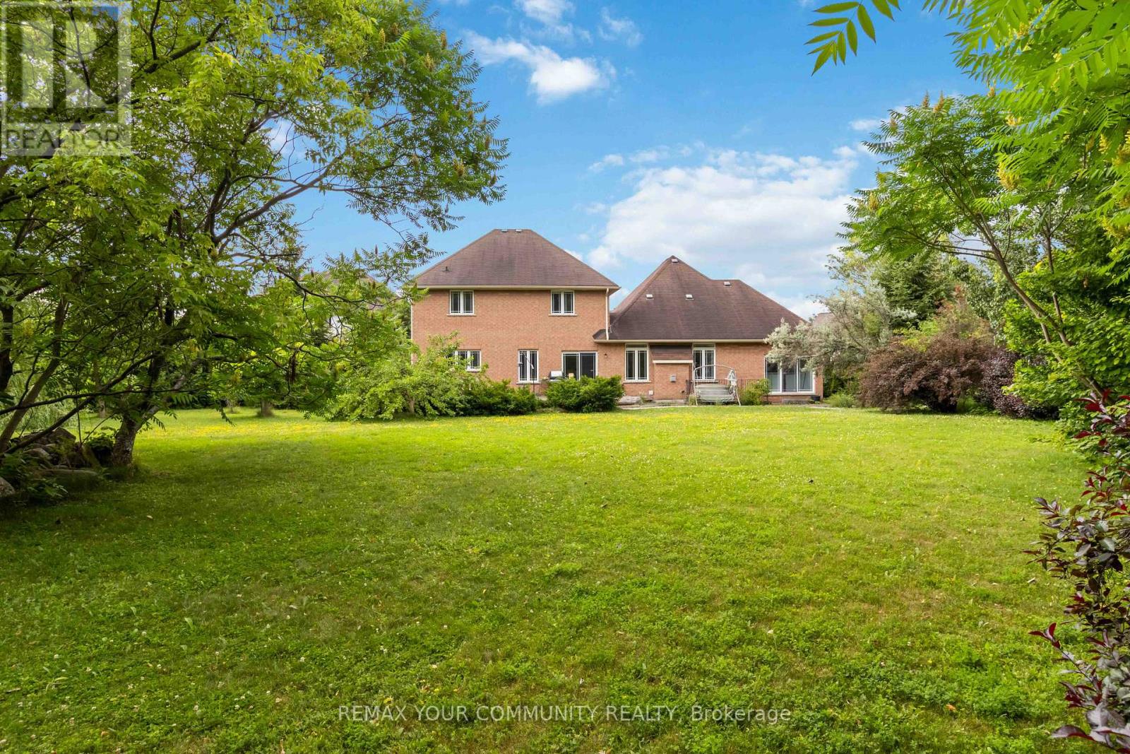 40 HUNTERWOOD CHASE - 36