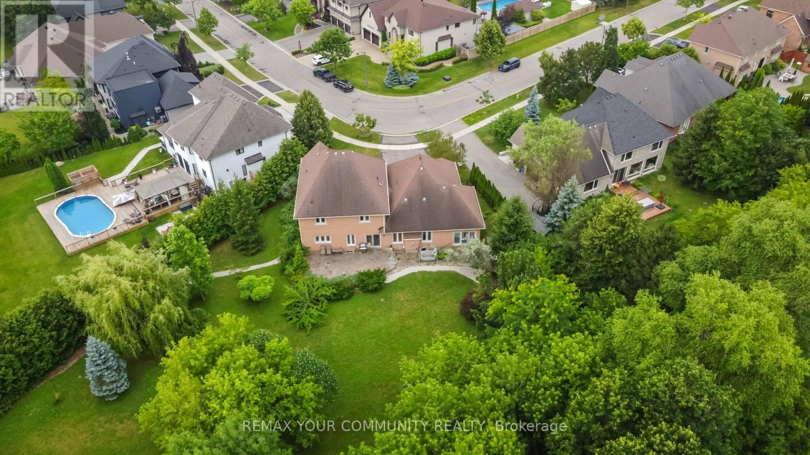40 HUNTERWOOD CHASE - 39