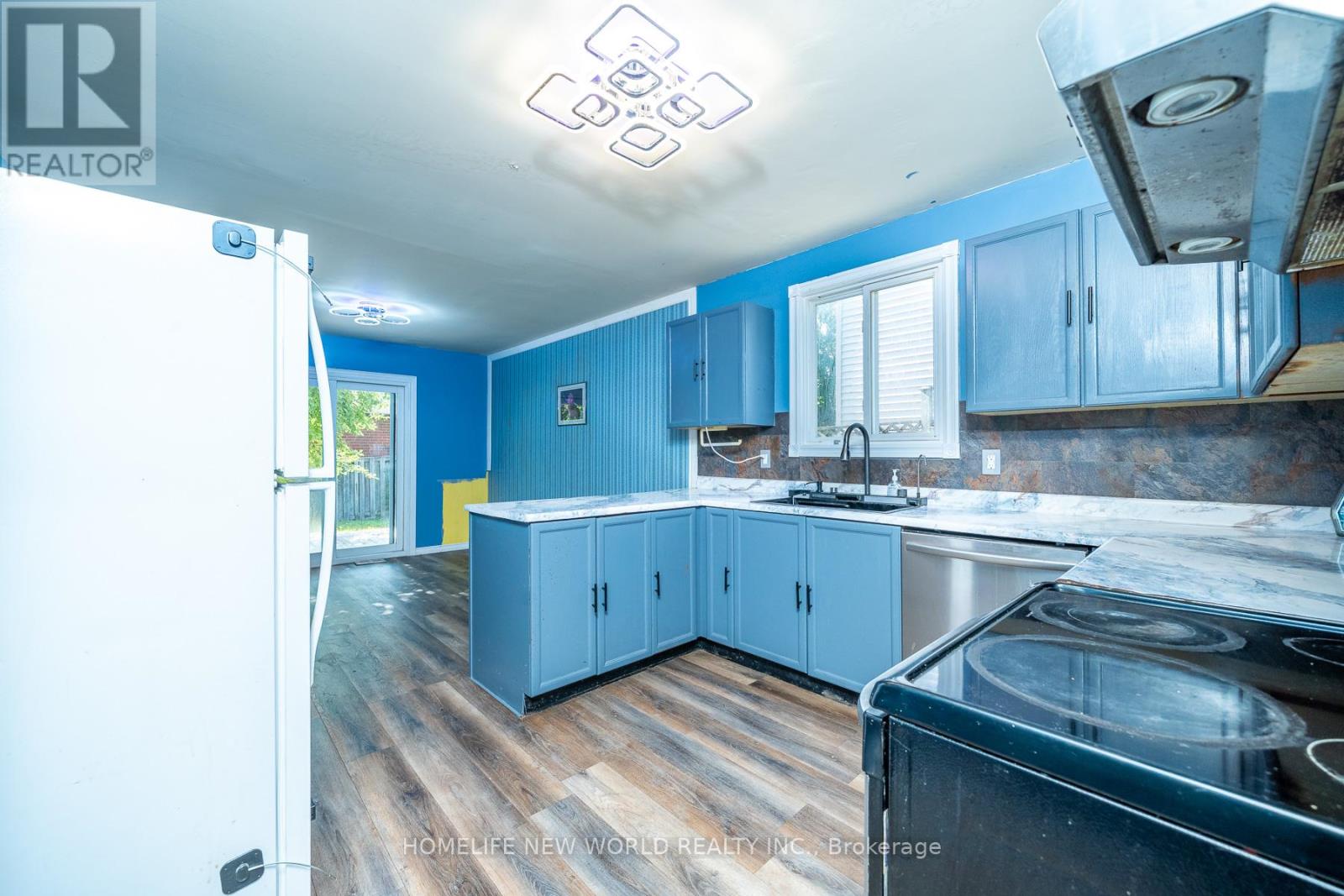 341 HICKLING TRAIL - 11