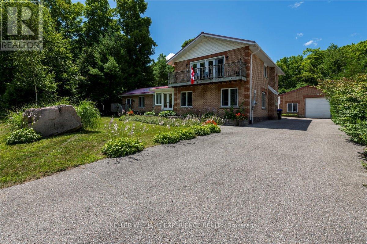 1512 CHAMPLAIN ROAD - 1