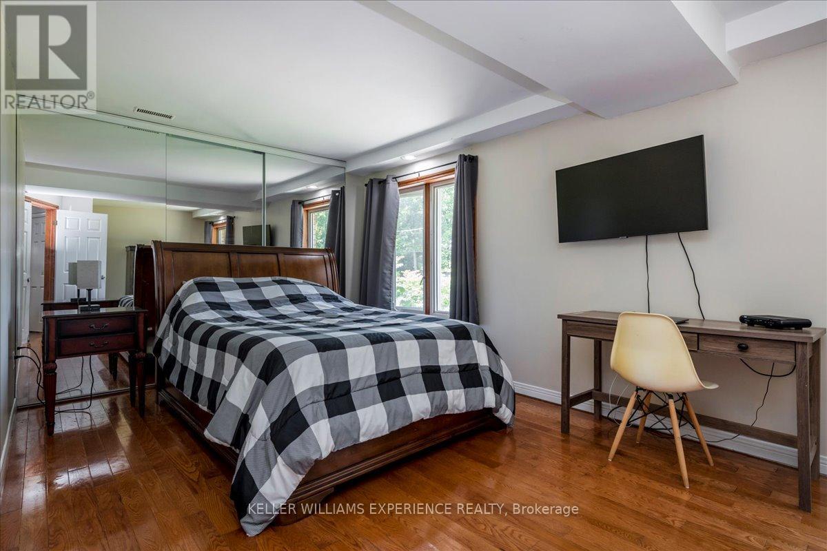 1512 CHAMPLAIN ROAD - 12