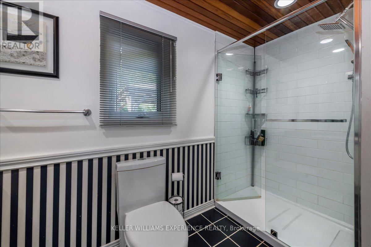 1512 CHAMPLAIN ROAD - 21