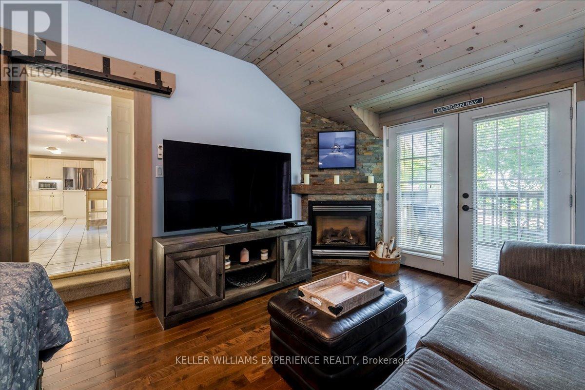 1512 CHAMPLAIN ROAD - 23