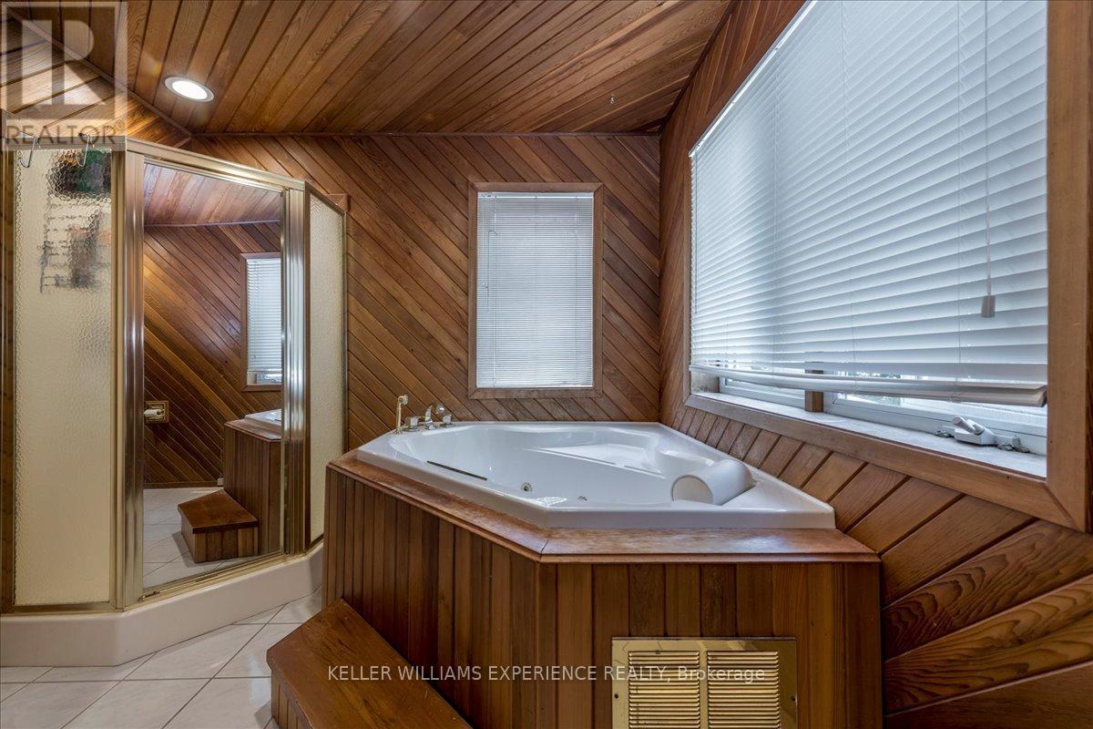 1512 CHAMPLAIN ROAD - 34