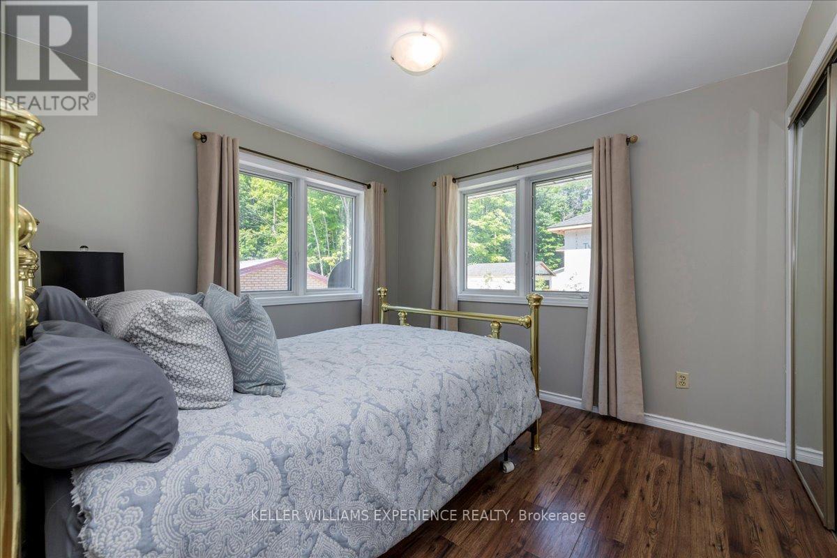 1512 CHAMPLAIN ROAD - 36