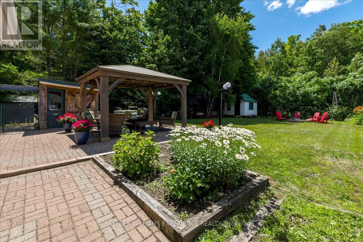1512 CHAMPLAIN ROAD - 37