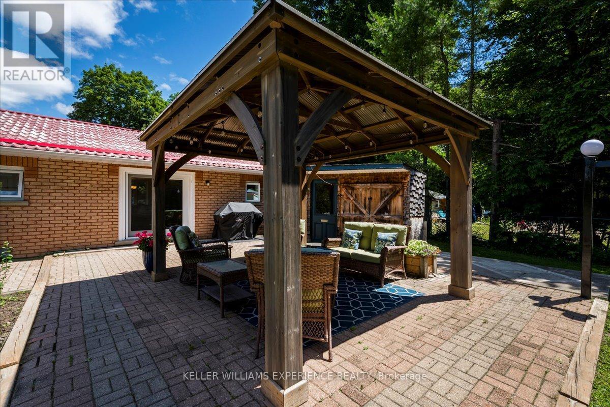 1512 CHAMPLAIN ROAD - 40