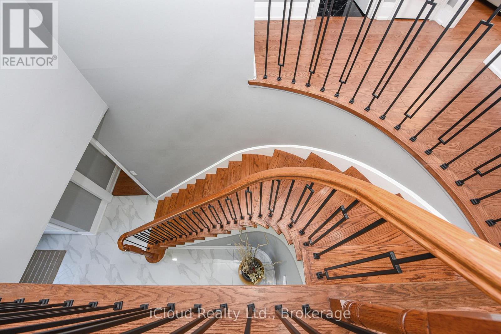 25 GILES ROAD - 21
