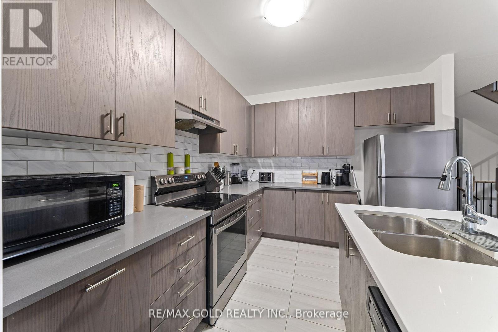 26 DEL GRAPPA STREET - 12