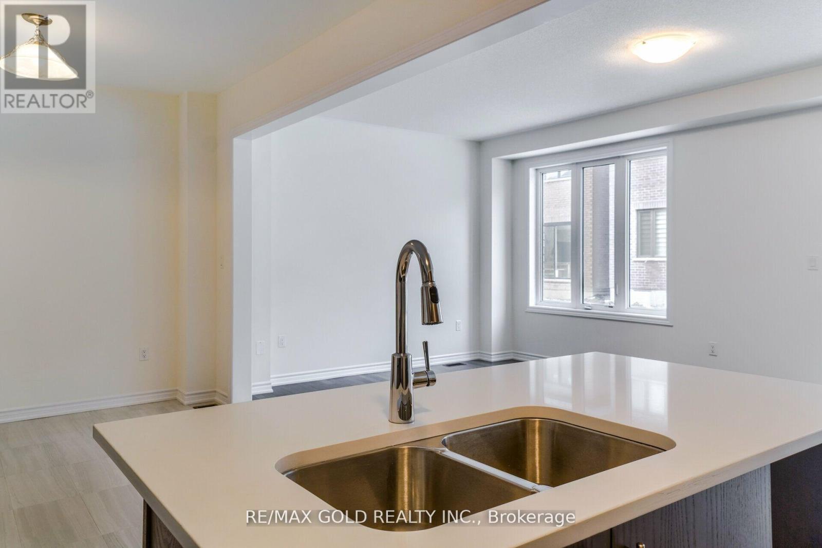 26 DEL GRAPPA STREET - 13