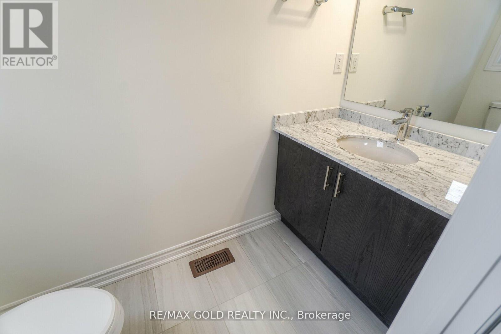 26 DEL GRAPPA STREET - 17