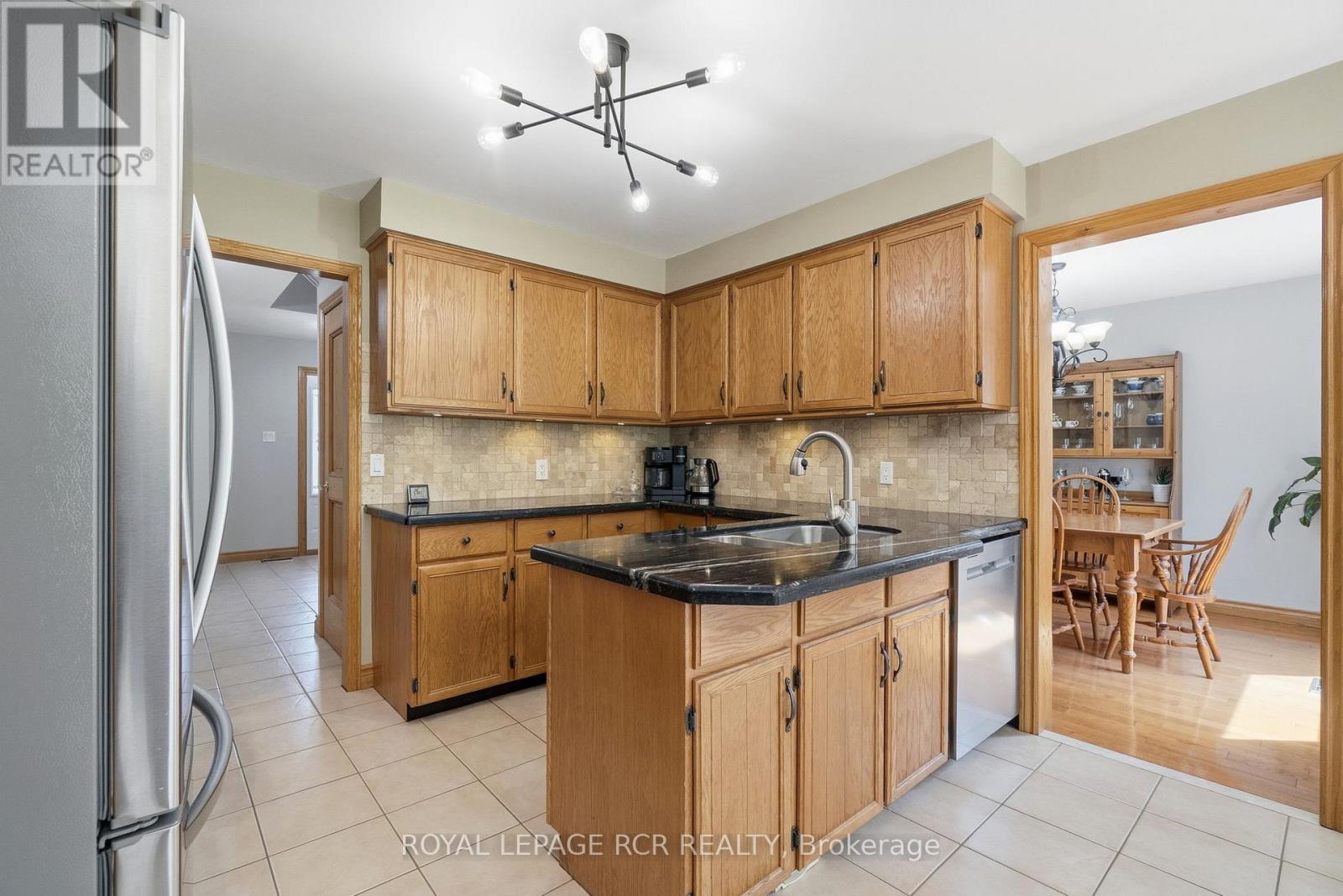 9 DOEPATH WAY - 12