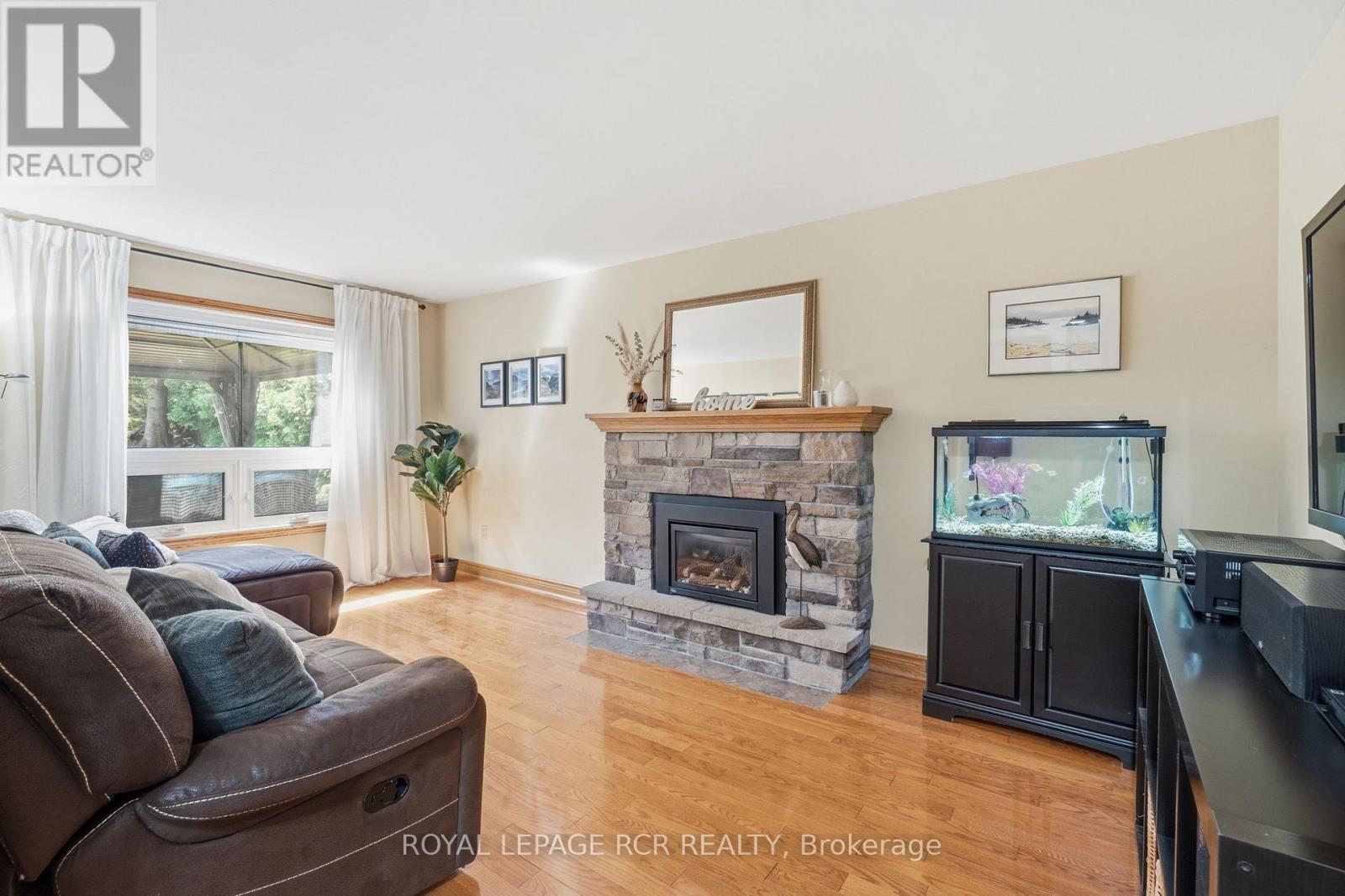 9 DOEPATH WAY - 14