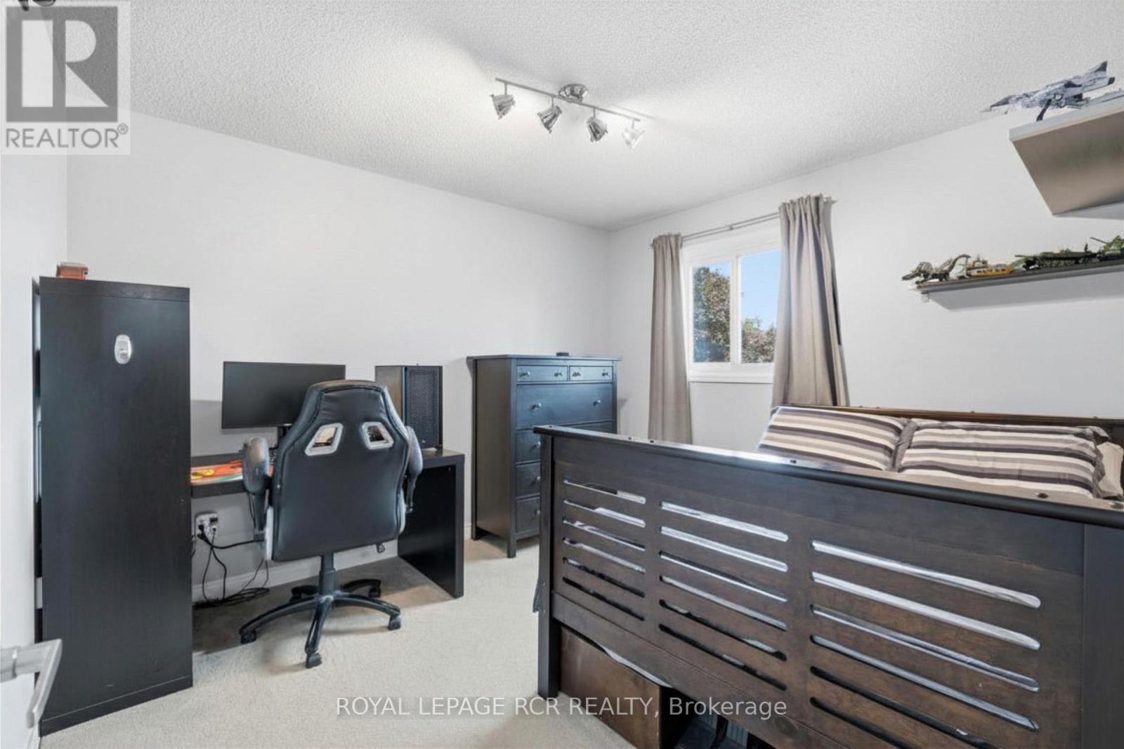 9 DOEPATH WAY - 23