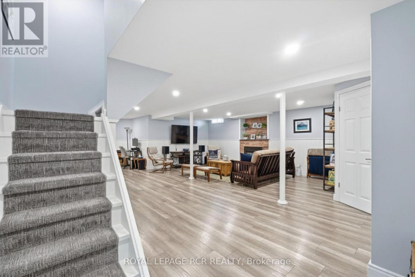 9 DOEPATH WAY - 28