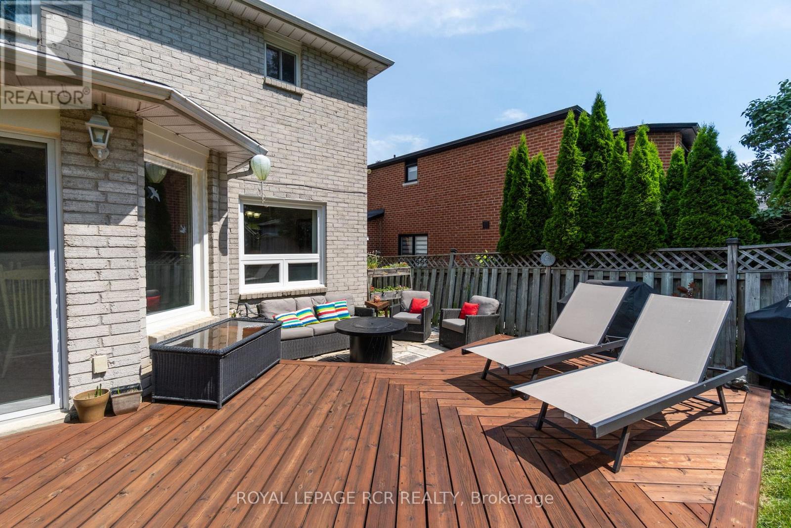 9 DOEPATH WAY - 33