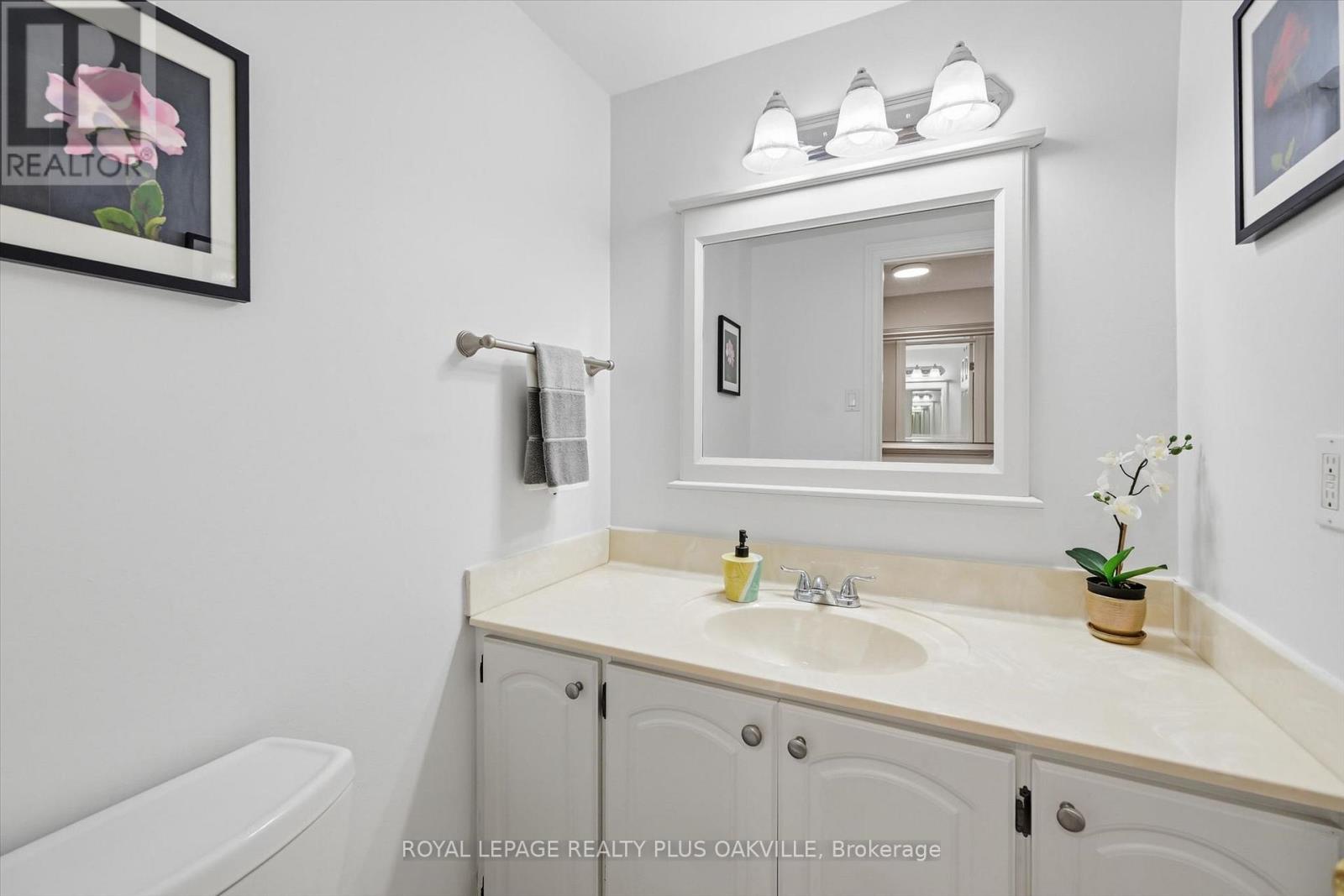 2 pc Powder Room