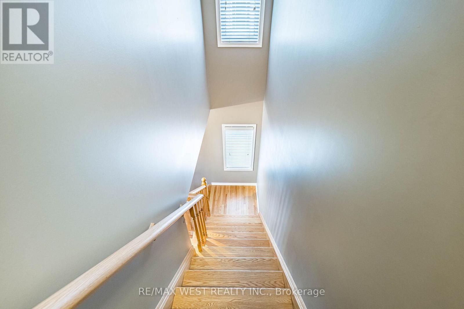 9 MELBRIT LANE - 24