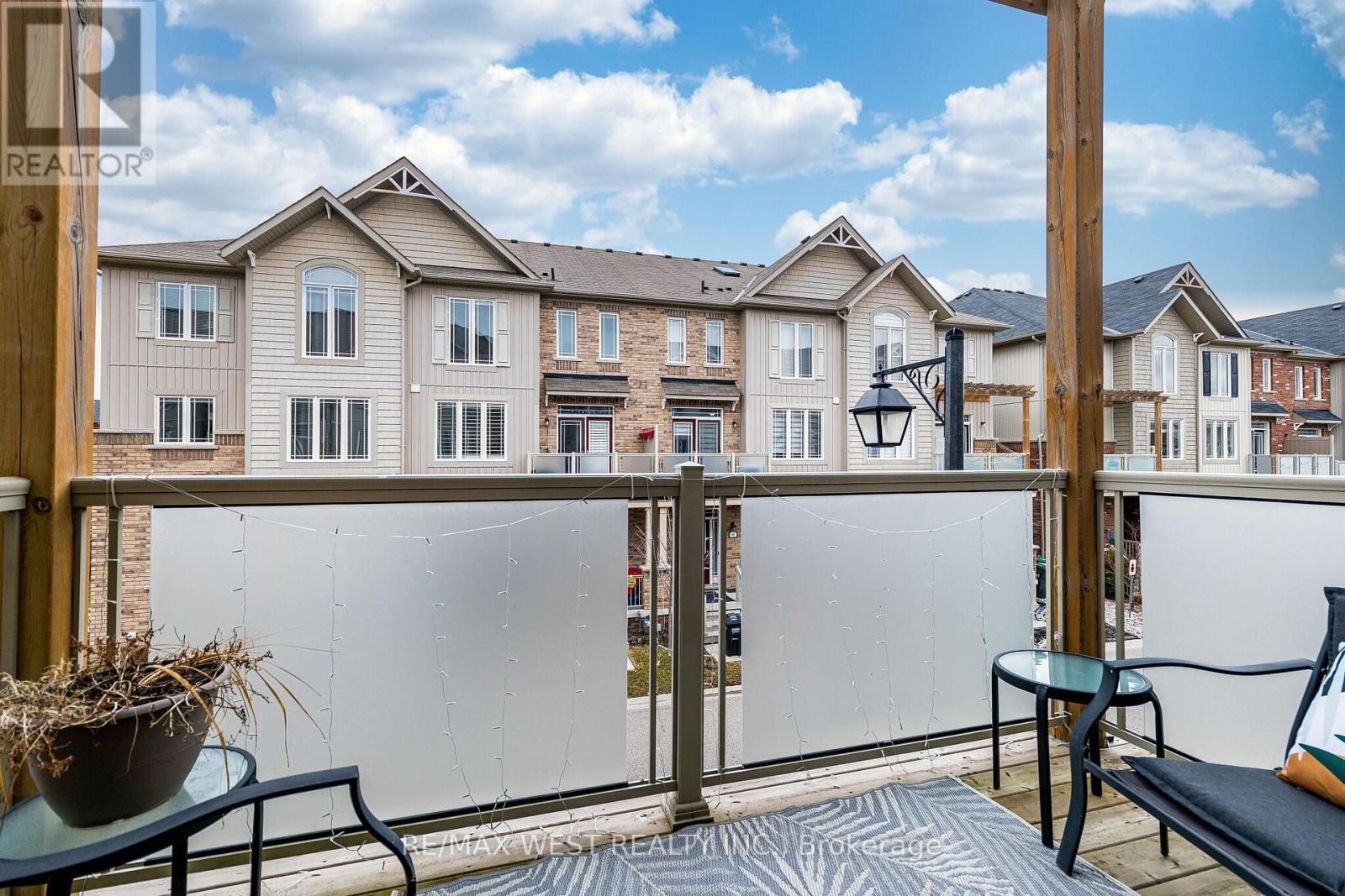 9 MELBRIT LANE - 34