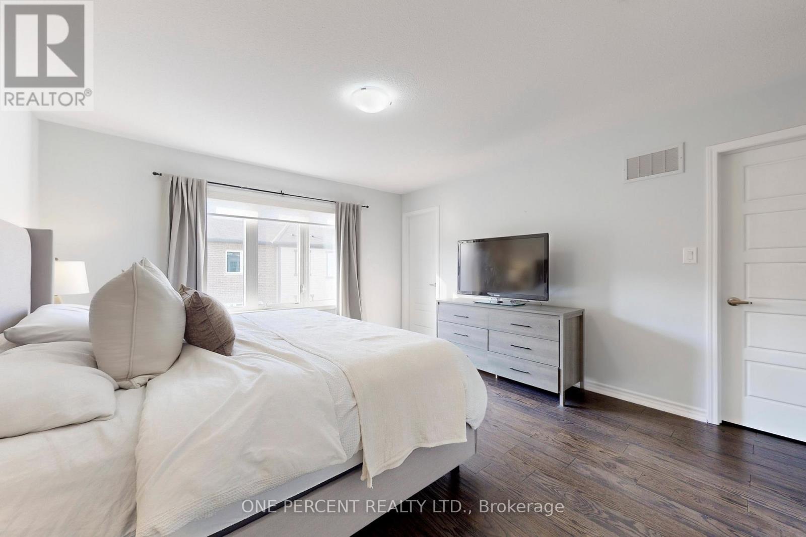 501 BUCKEYE COURT - 28
