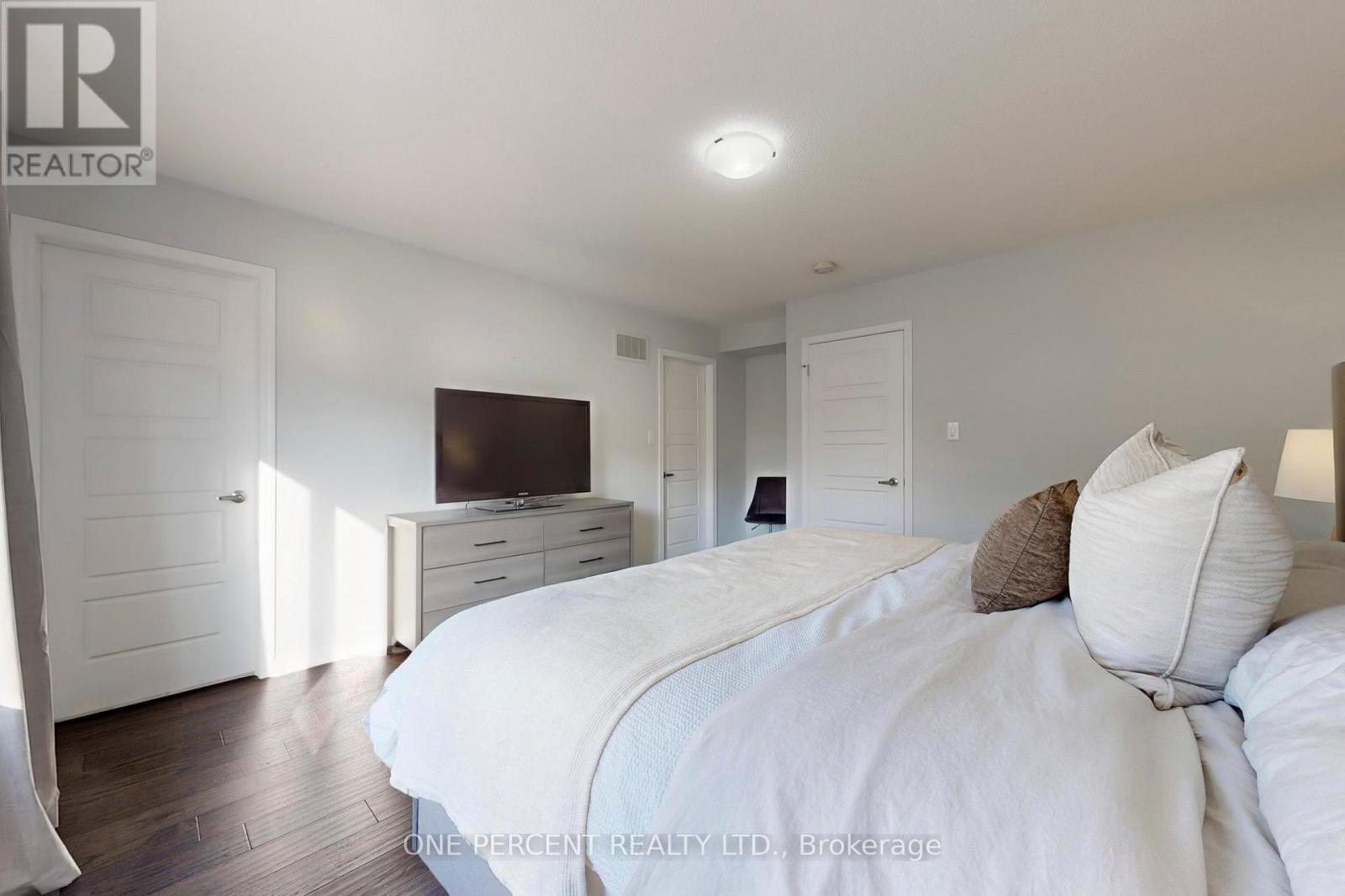 501 BUCKEYE COURT - 29