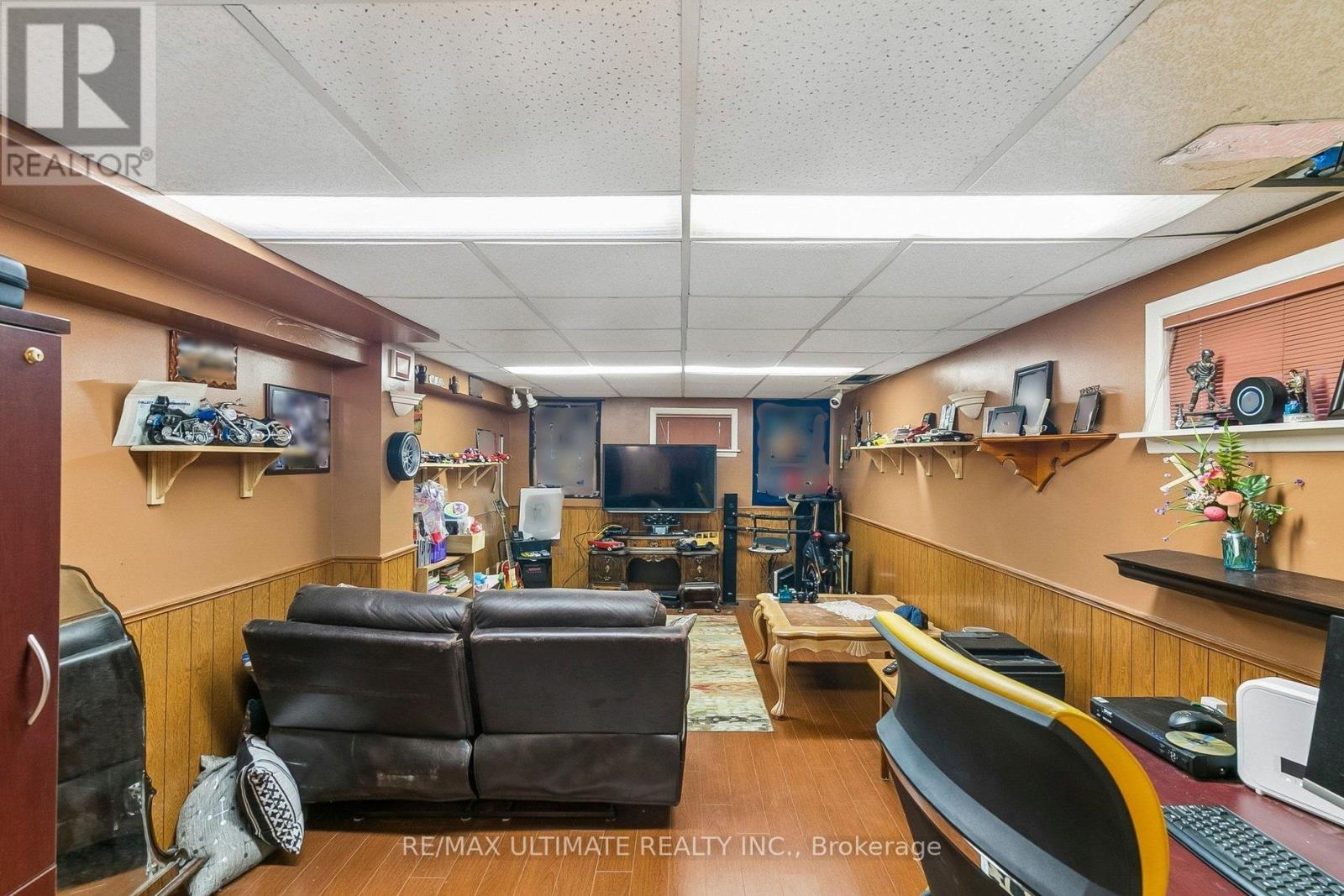 75 GILTSPUR DRIVE - 17