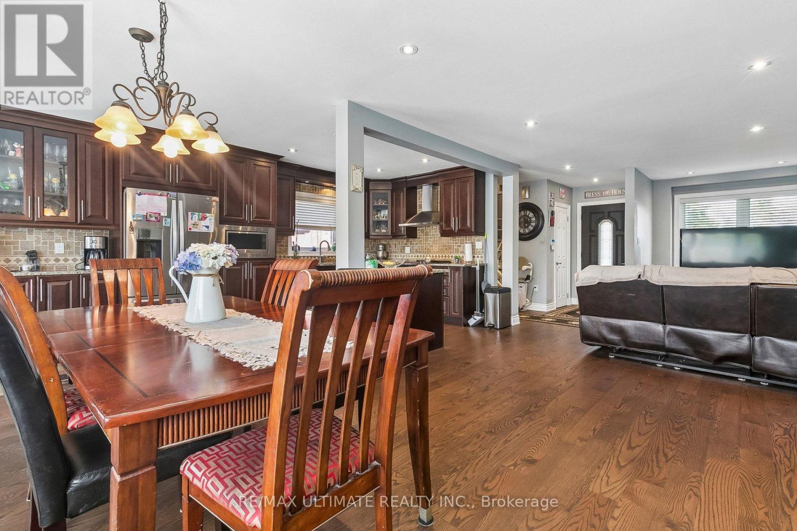 75 GILTSPUR DRIVE - 2