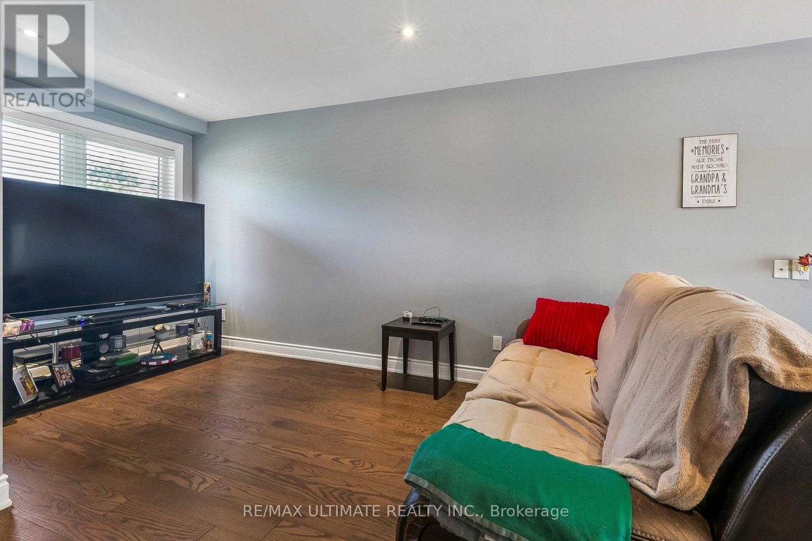 75 GILTSPUR DRIVE - 9