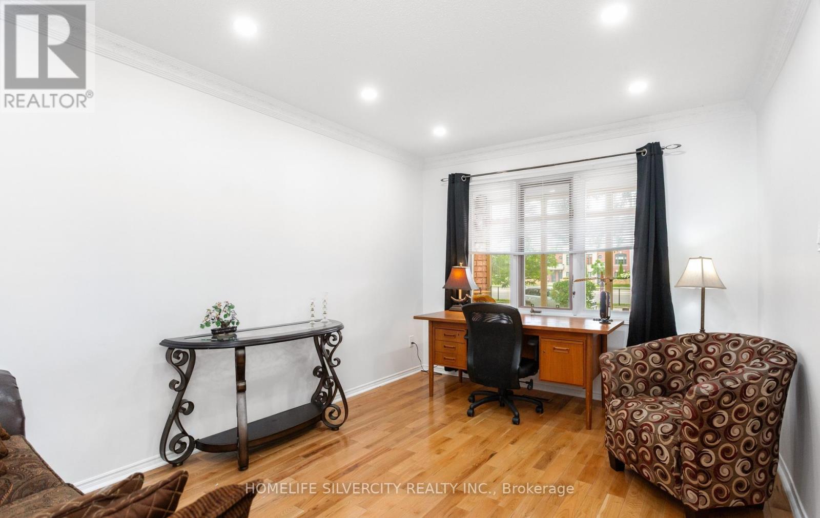 303 HICKORY CIRCLE - 10