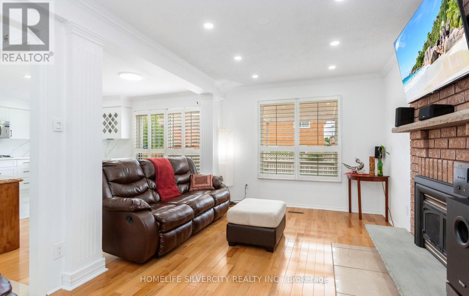 303 HICKORY CIRCLE - 17