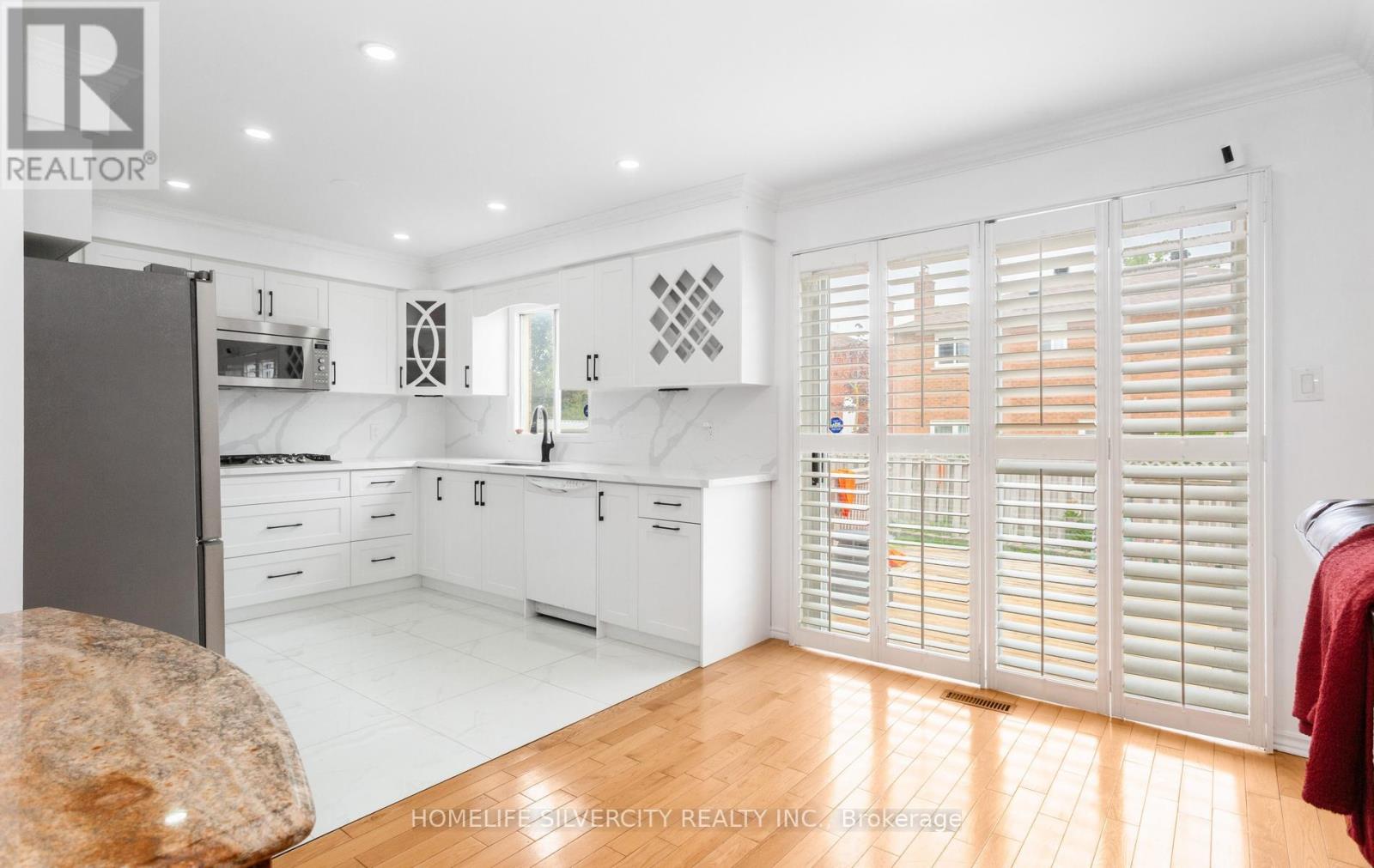 303 HICKORY CIRCLE - 18