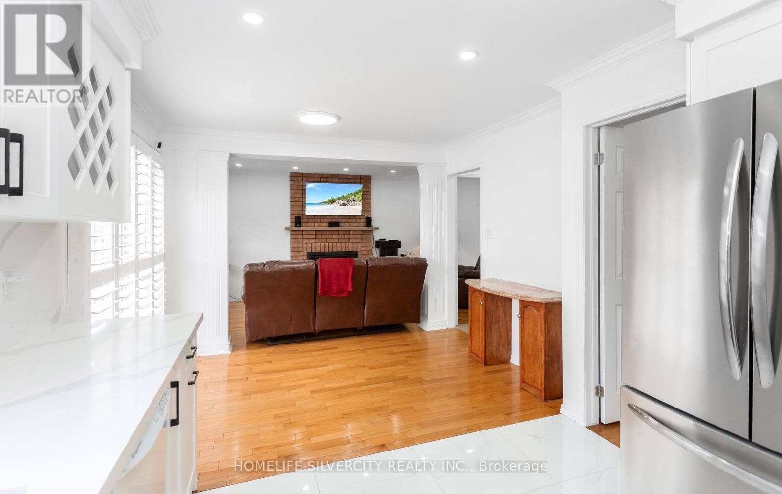 303 HICKORY CIRCLE - 22