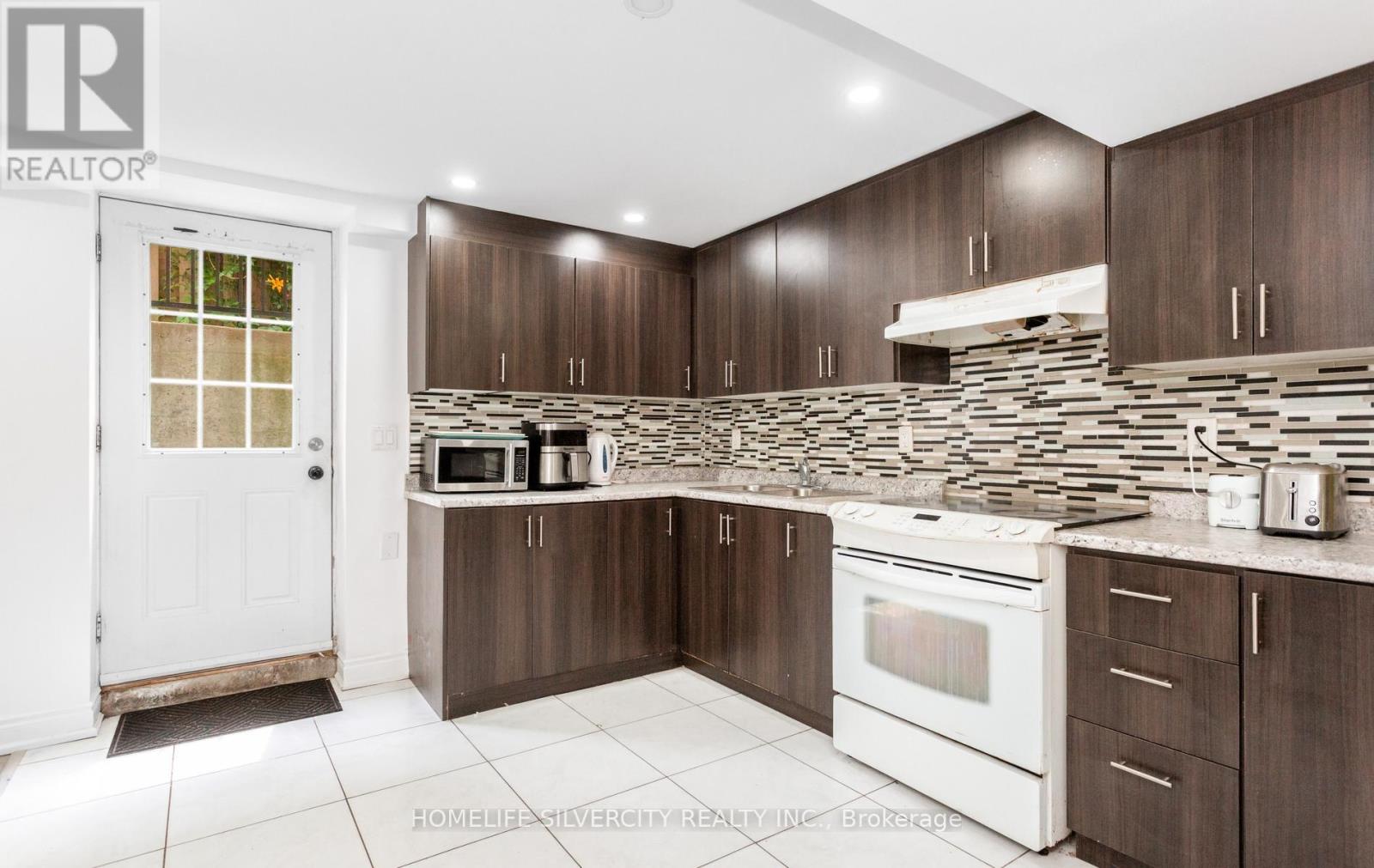 303 HICKORY CIRCLE - 38
