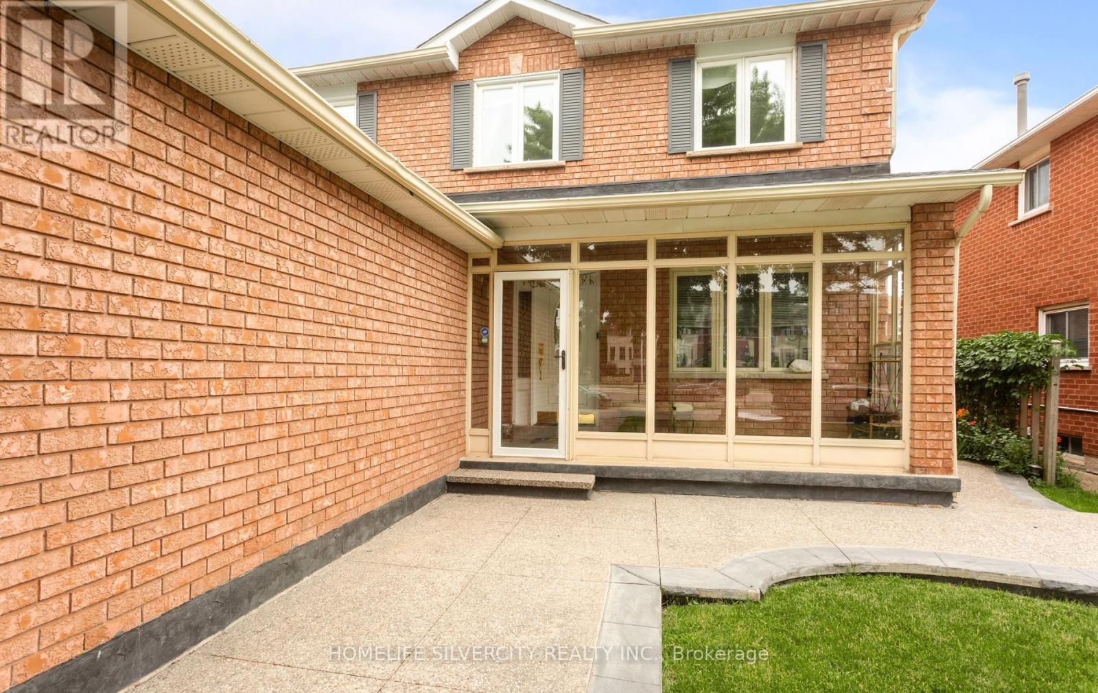 303 HICKORY CIRCLE - 4