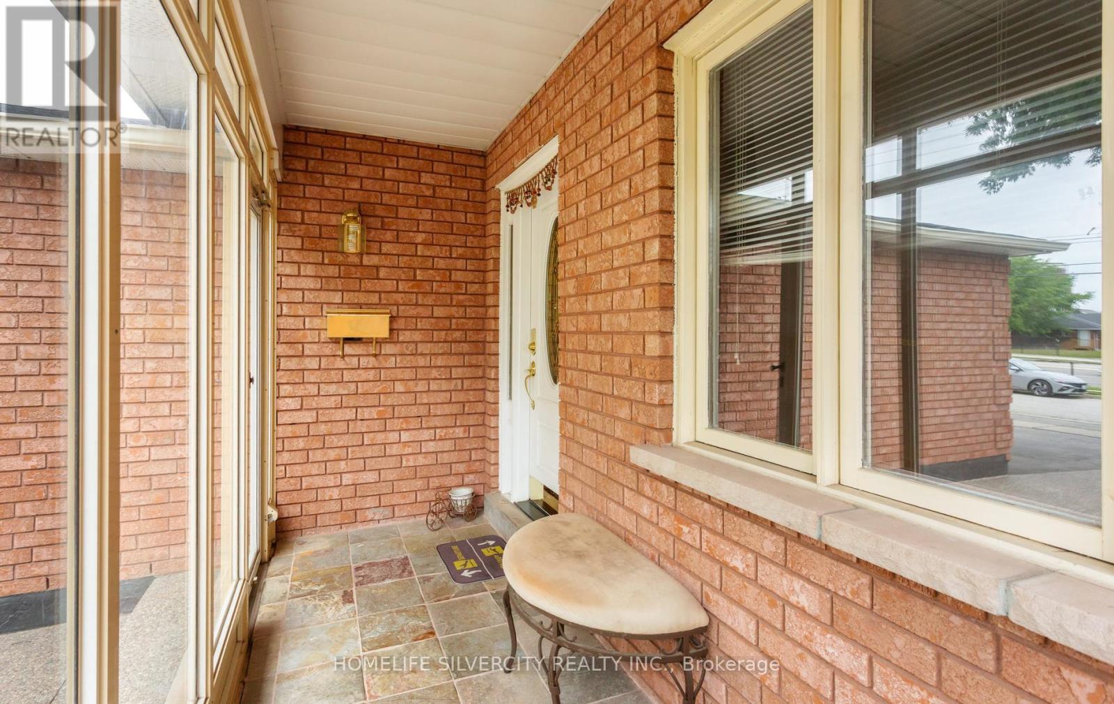 303 HICKORY CIRCLE - 5