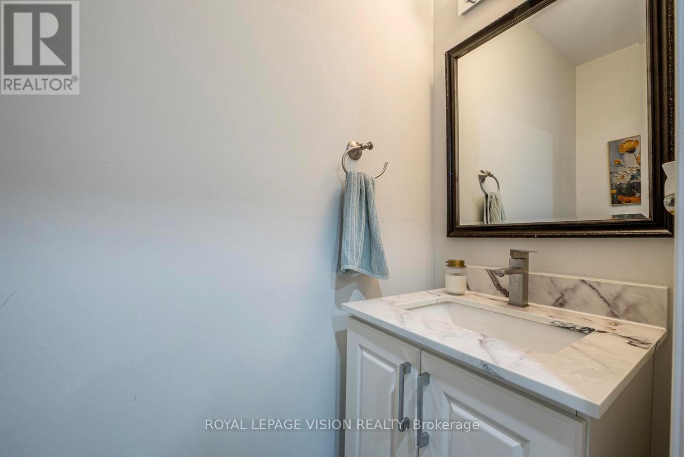 359 BUSSEL CRESCENT - 12