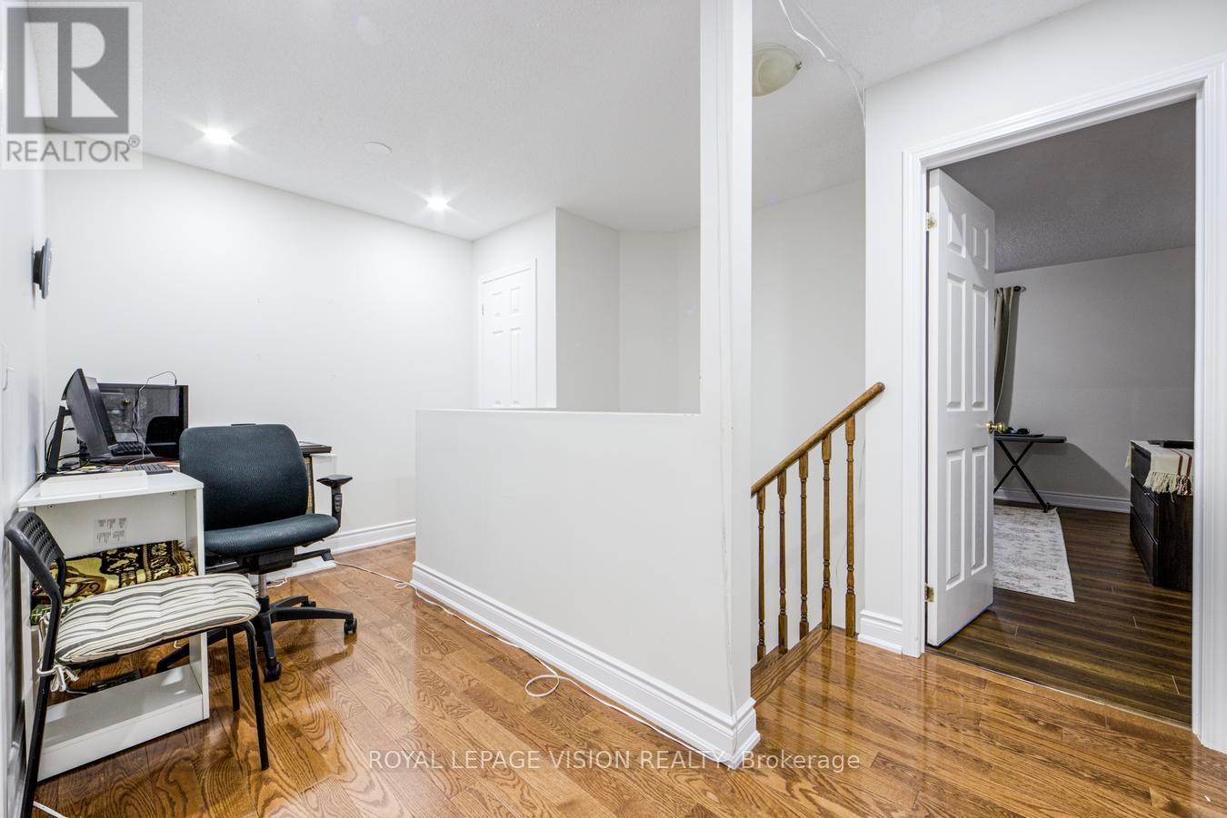 359 BUSSEL CRESCENT - 13