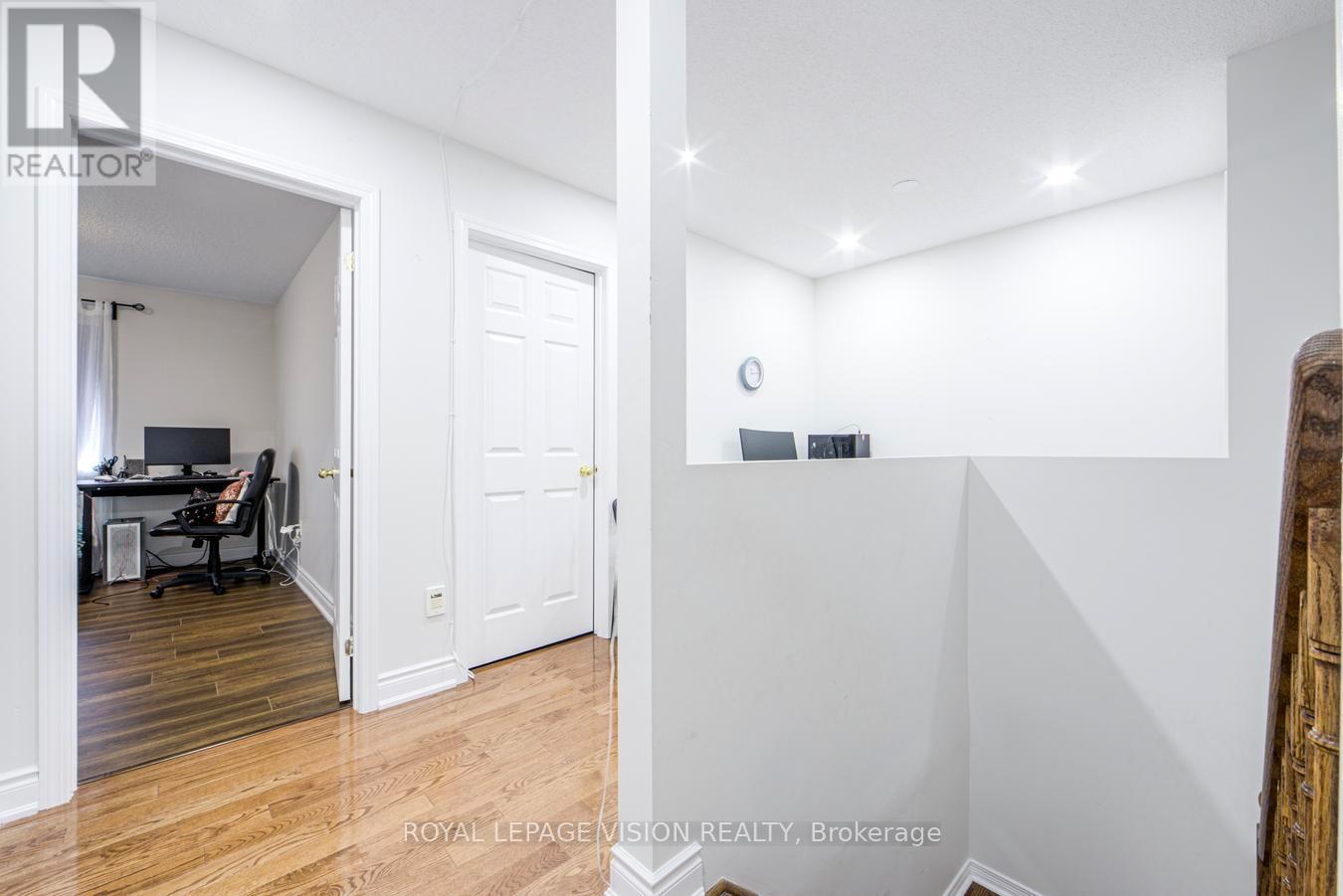 359 BUSSEL CRESCENT - 14