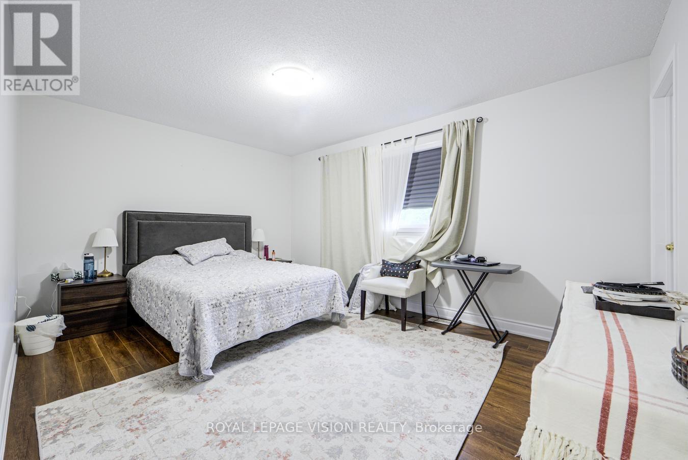 359 BUSSEL CRESCENT - 15