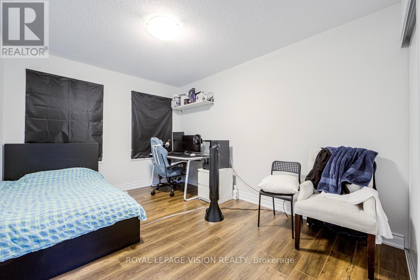359 BUSSEL CRESCENT - 19