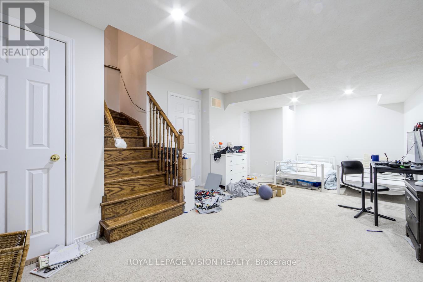 359 BUSSEL CRESCENT - 21