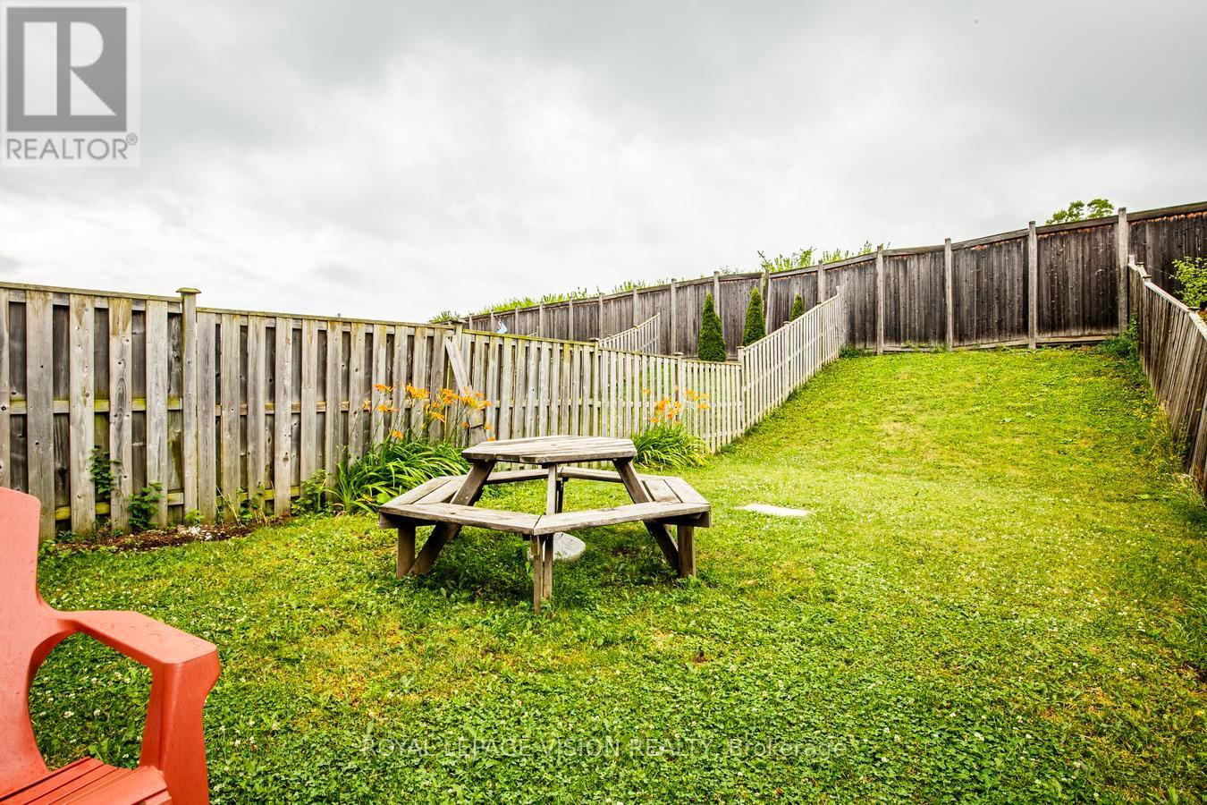 359 BUSSEL CRESCENT - 23