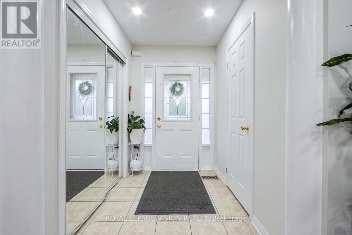 359 BUSSEL CRESCENT - 3