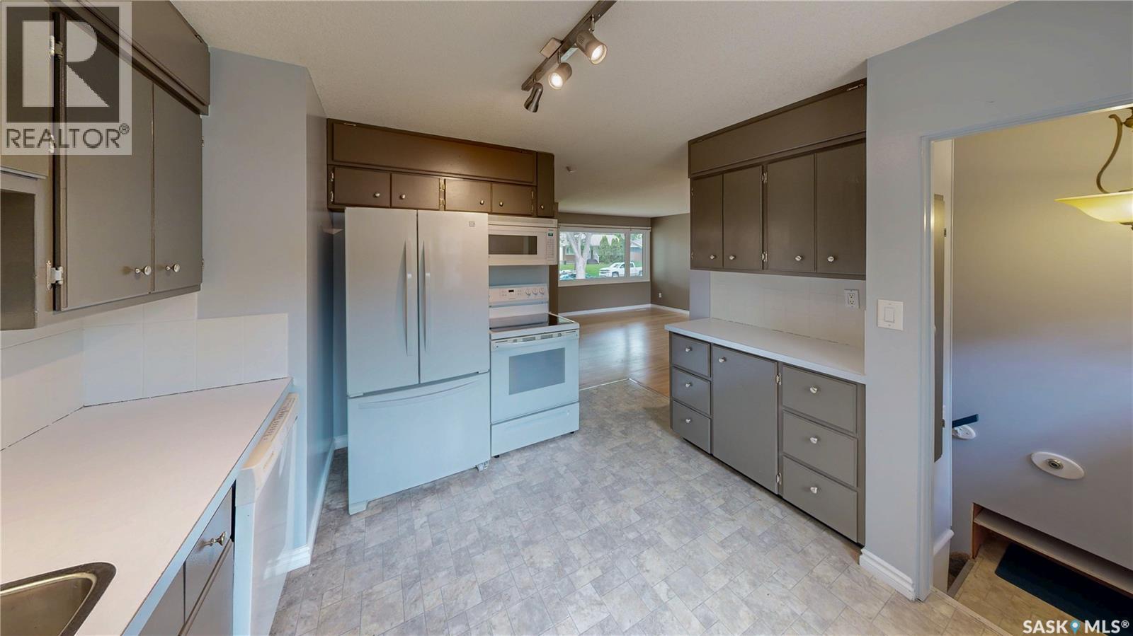 829 Walker STREET — photo 9