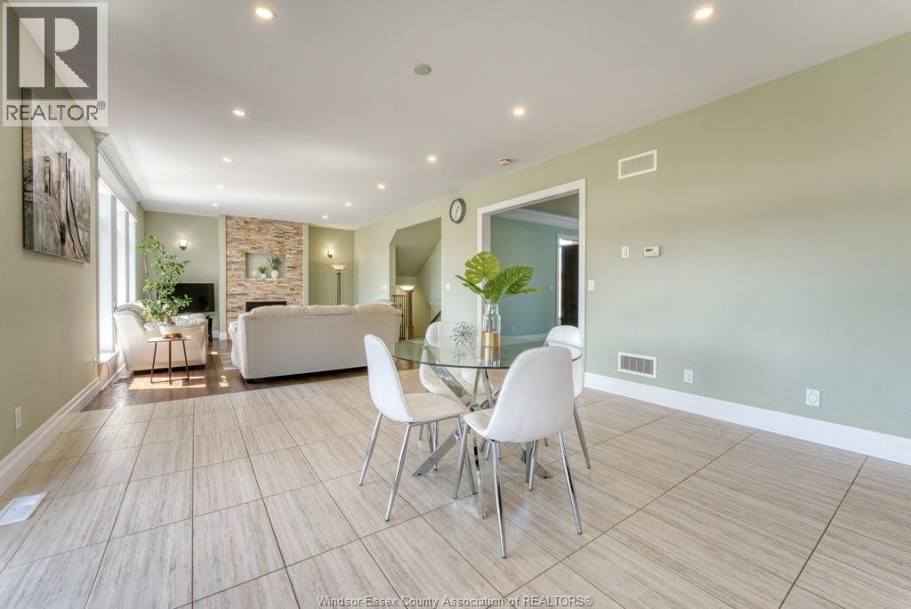 525 MAGUIRE STREET - 18