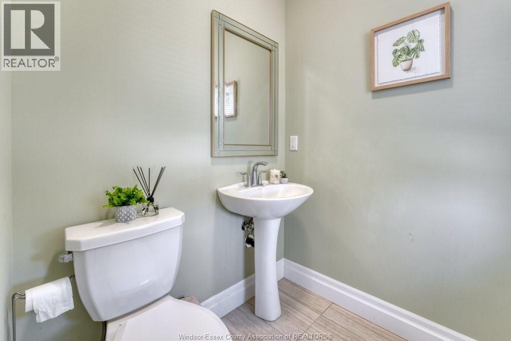525 MAGUIRE STREET - 24