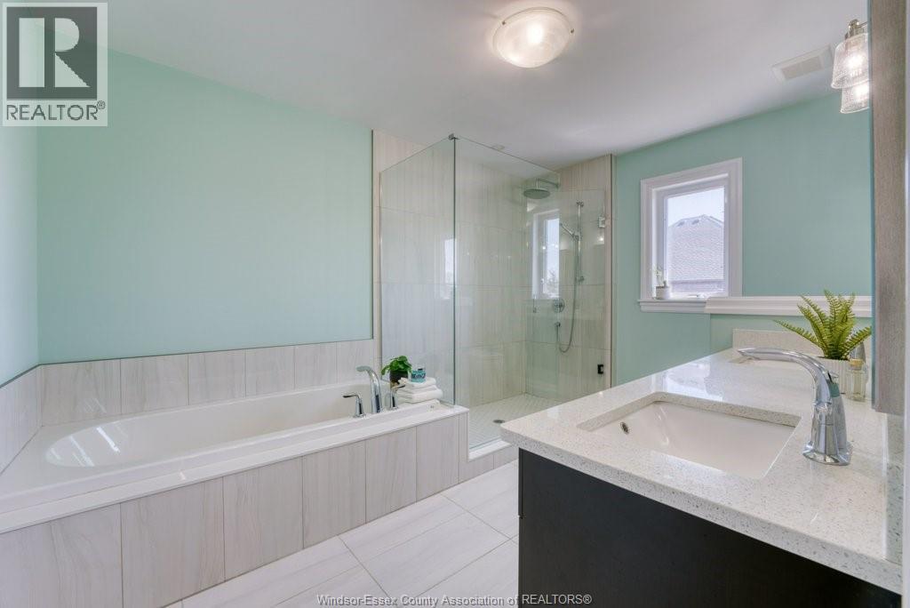525 MAGUIRE STREET - 28