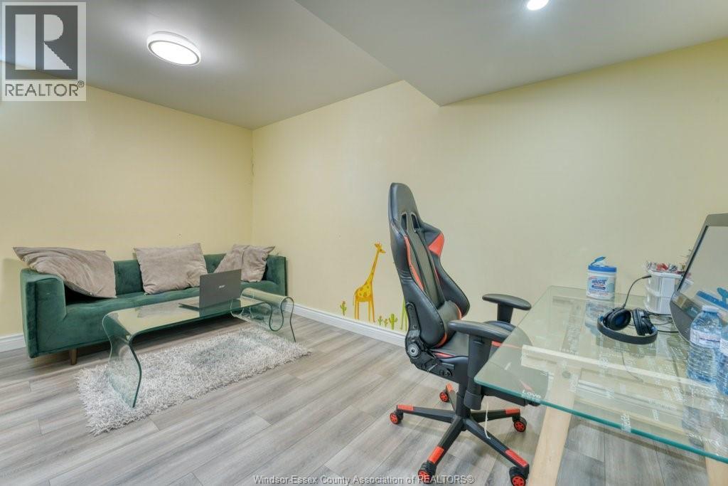 525 MAGUIRE STREET - 42