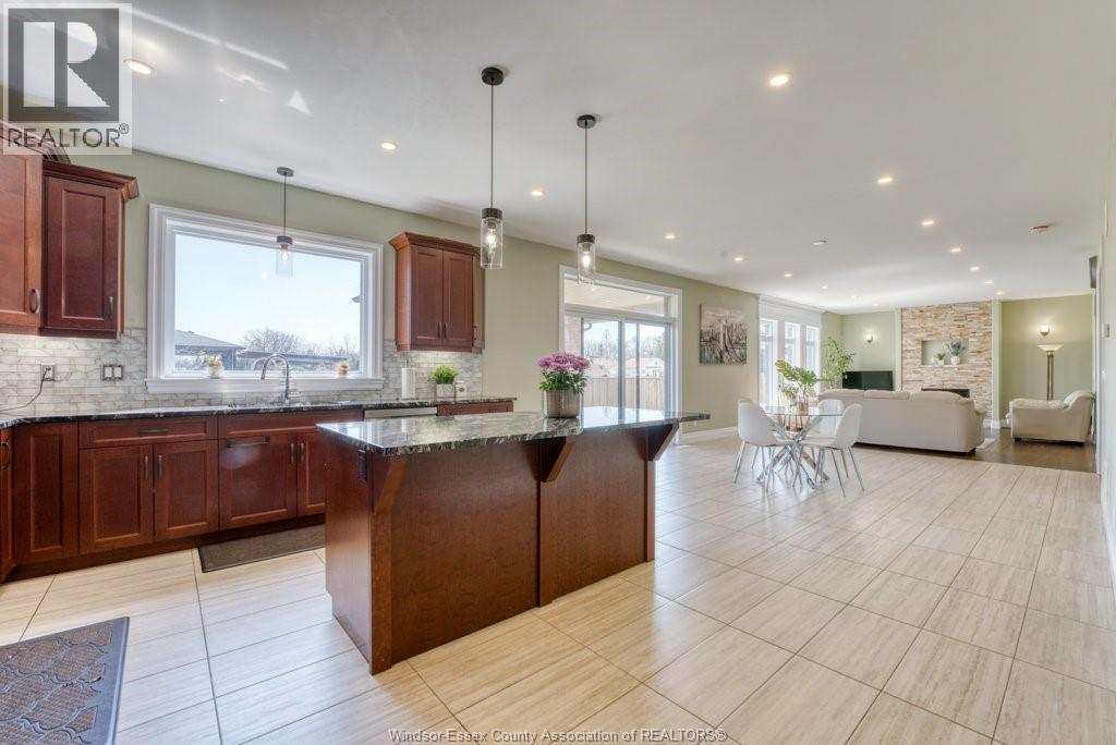 525 MAGUIRE STREET - 21