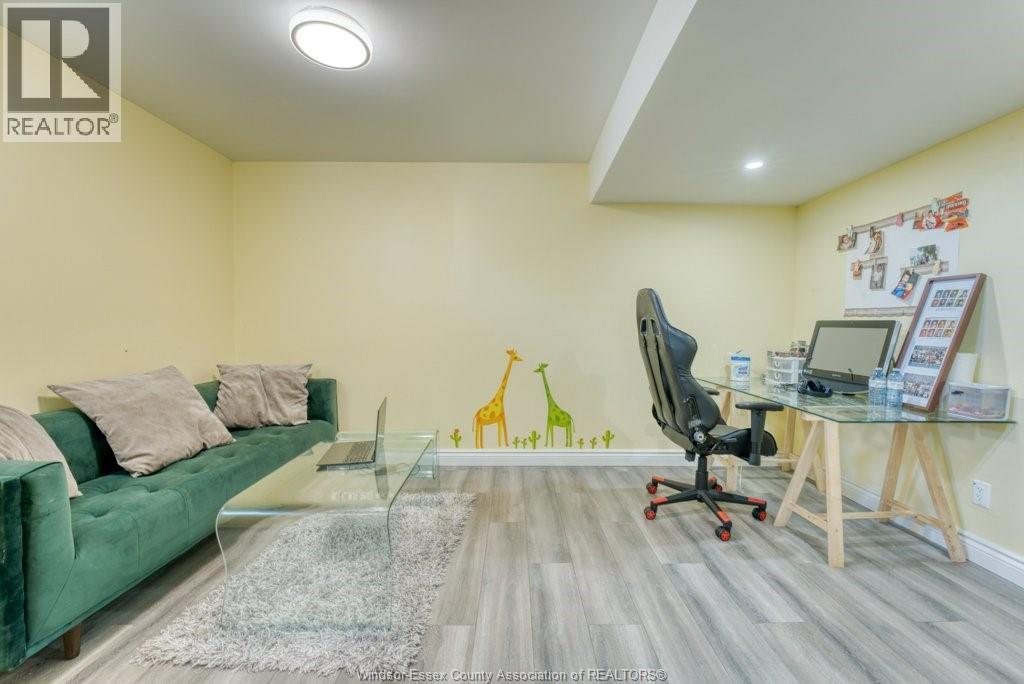 525 MAGUIRE STREET - 41